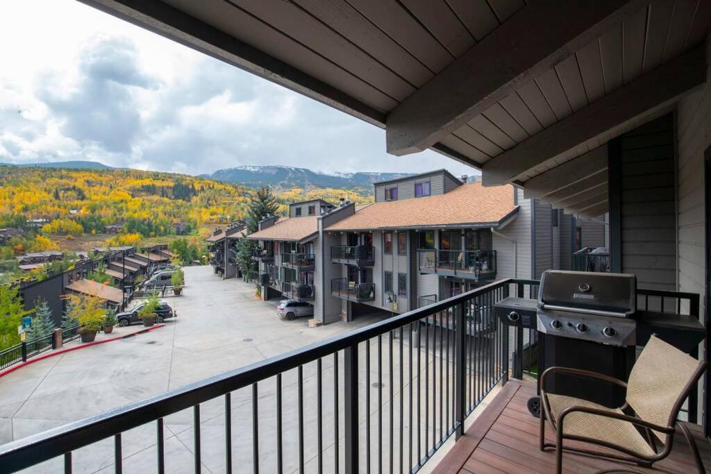 Updated 3 Bedroom 2 Ba With Pool & Hot Tub - Stunning Mountain Views! Snowmass Village Bagian luar foto