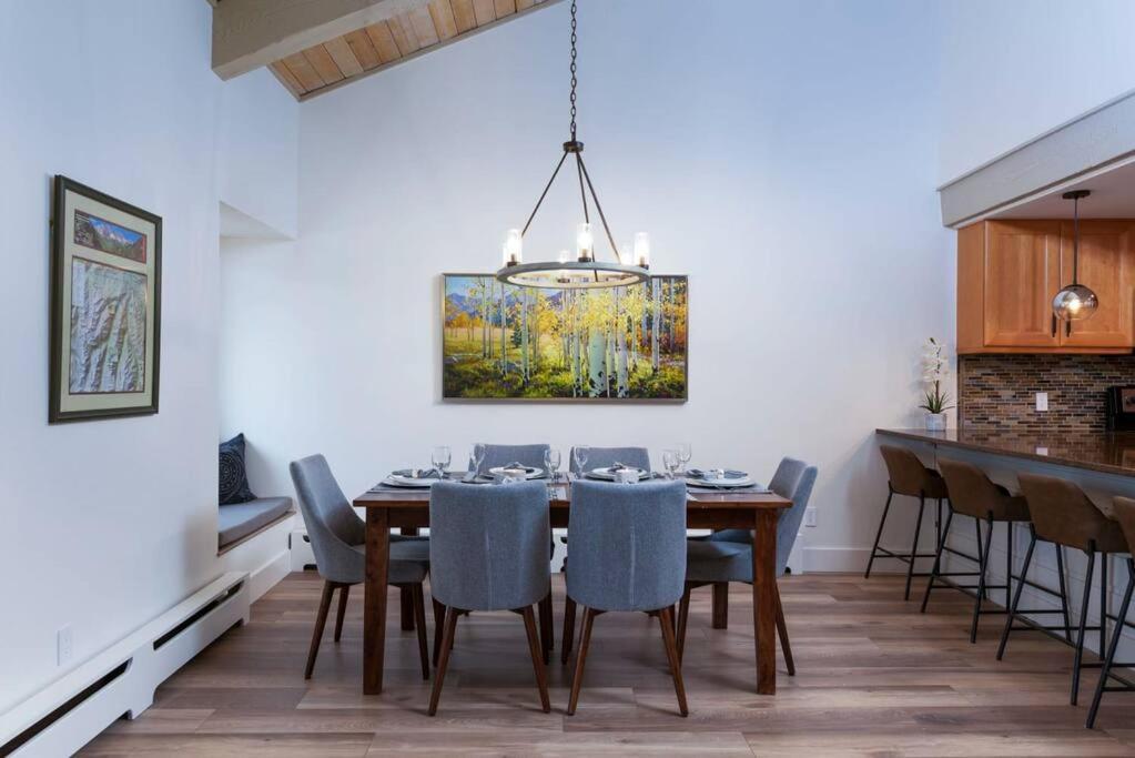 Updated 3 Bedroom 2 Ba With Pool & Hot Tub - Stunning Mountain Views! Snowmass Village Bagian luar foto