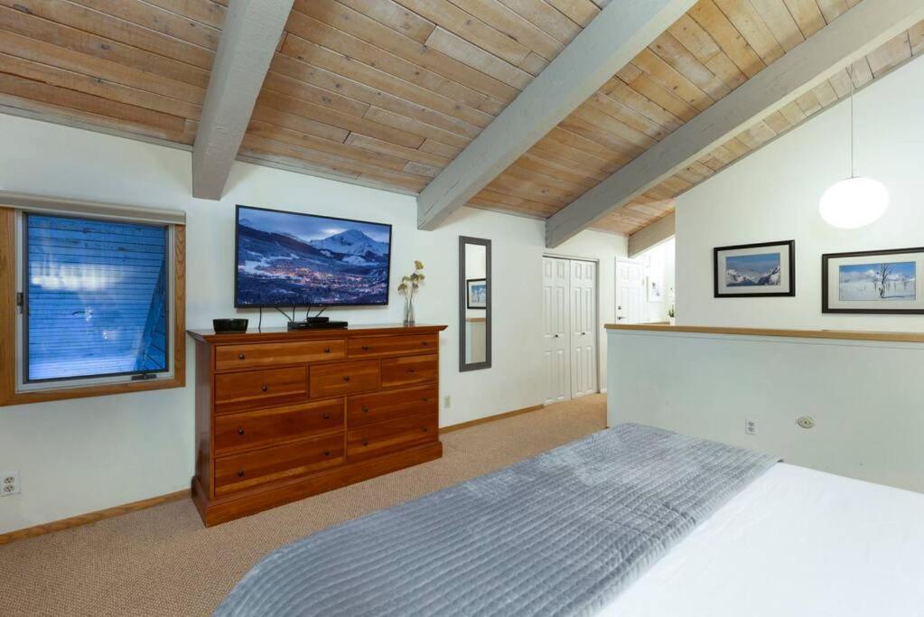 Updated 3 Bedroom 2 Ba With Pool & Hot Tub - Stunning Mountain Views! Snowmass Village Bagian luar foto